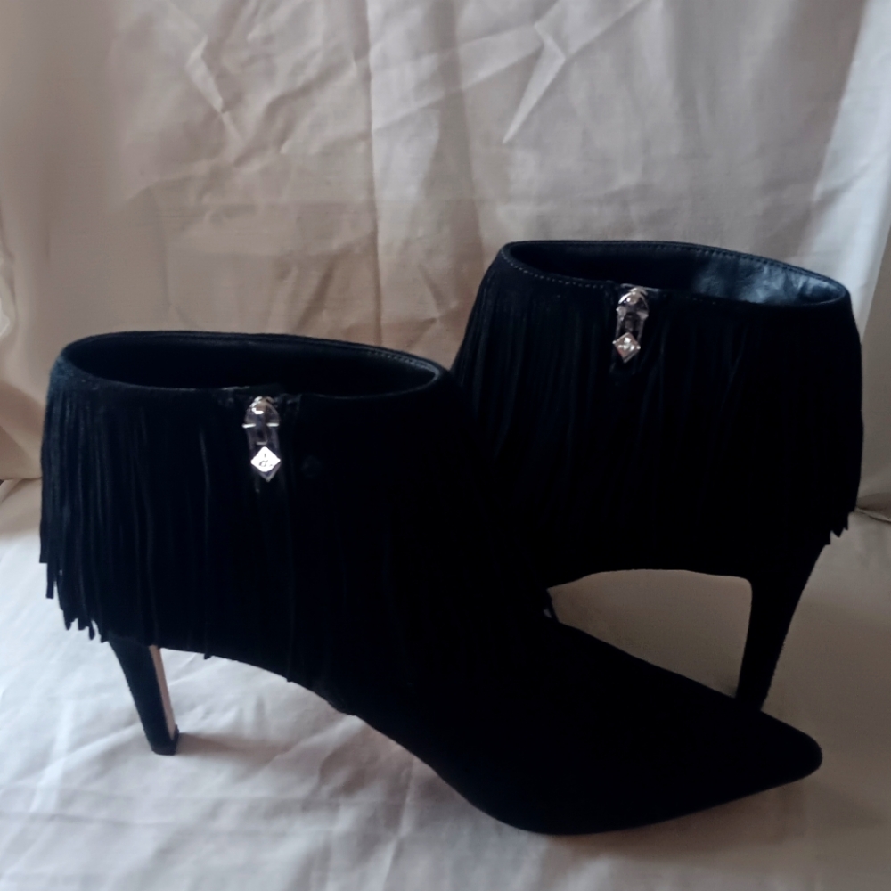 Beautiful Sam Edelman black suede fringe ankle boots size 10